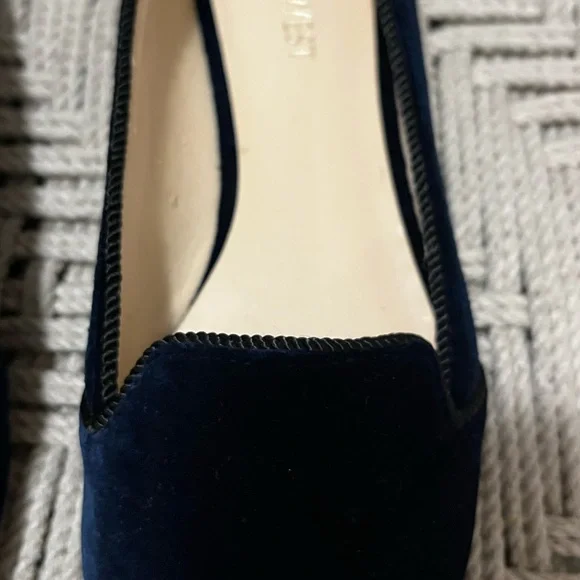 NEW Navy velvet flats - Picture 3 of 4